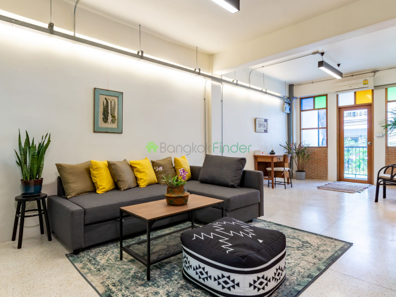 Nana, Bangkok, Thailand, 5 Bedrooms Bedrooms, ,3 BathroomsBathrooms,House,For Rent,4463