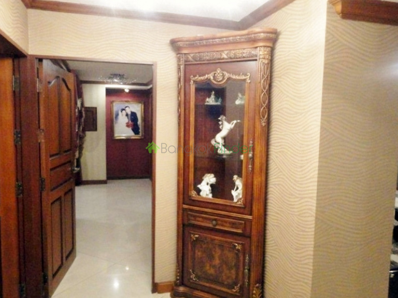 Bangkok, Thailand, 3 Bedrooms Bedrooms, ,3 BathroomsBathrooms,Condo,For Rent,Winsor,4469