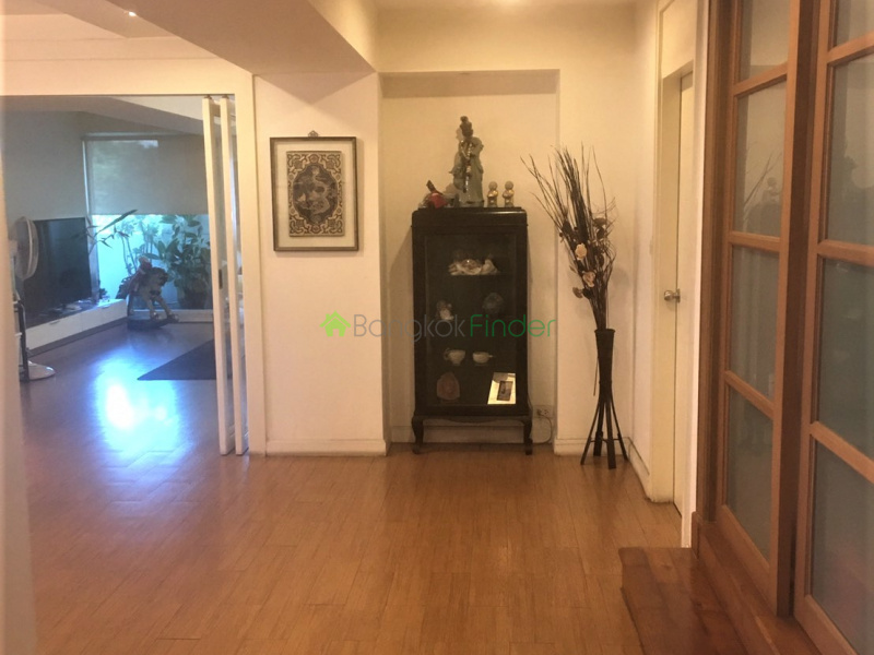 Phrom Phong, Bangkok, Thailand, 3 Bedrooms Bedrooms, ,3 BathroomsBathrooms,Condo,For Rent,Royal Castle,4609