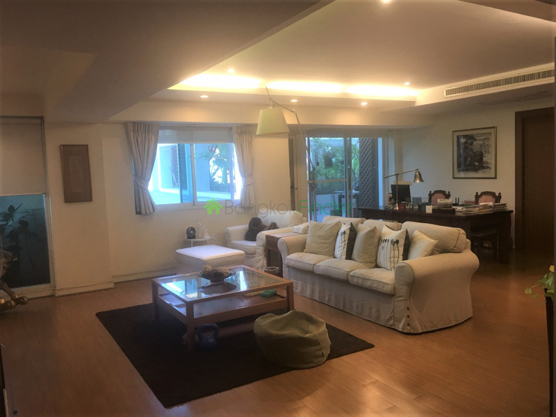 Phrom Phong, Bangkok, Thailand, 3 Bedrooms Bedrooms, ,3 BathroomsBathrooms,Condo,For Rent,Royal Castle,4609