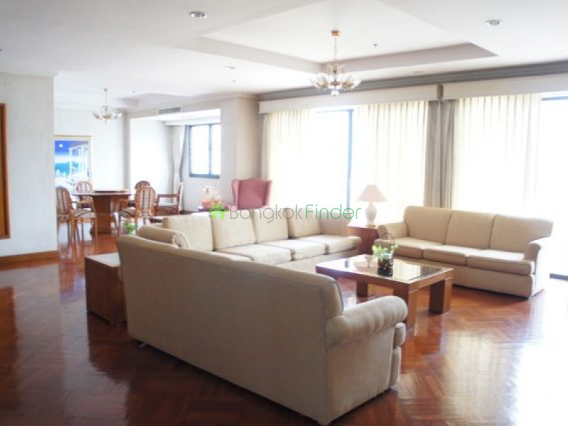 Ekamai, Bangkok, Thailand, 4 Bedrooms Bedrooms, ,4 BathroomsBathrooms,Condo,For Rent,Royal Kensington Mansion,4643