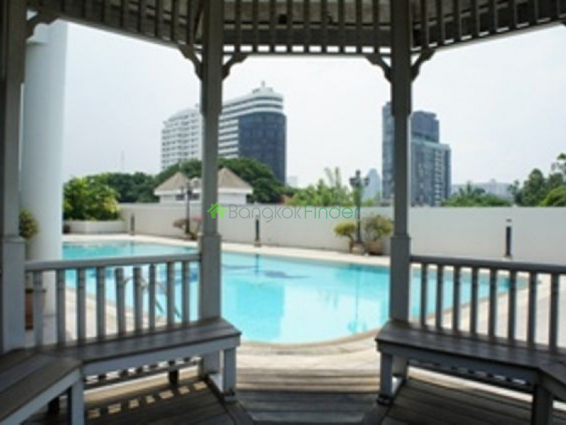 Ekamai, Bangkok, Thailand, 4 Bedrooms Bedrooms, ,4 BathroomsBathrooms,Condo,For Rent,Royal Kensington Mansion,4643