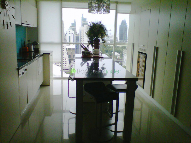 Ploenchit, Bangkok, Thailand, 3 Bedrooms Bedrooms, ,3 BathroomsBathrooms,Condo,For Rent,Urbana Langsuan,4652