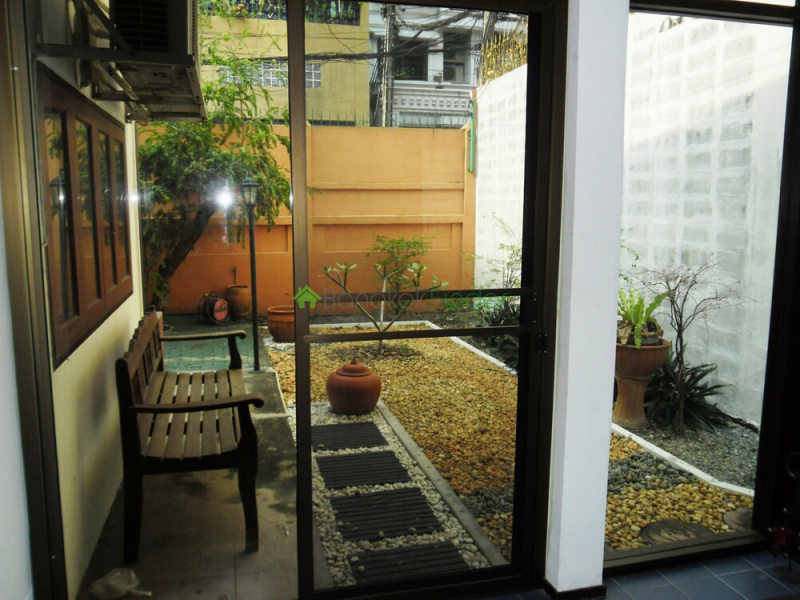 Sathorn, Bangkok, Thailand, 3 Bedrooms Bedrooms, ,2 BathroomsBathrooms,House,For Rent,4653