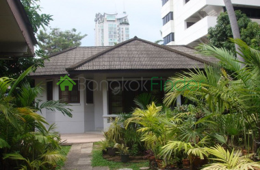 Ekamai, Bangkok, Thailand, 2 Bedrooms Bedrooms, ,2 BathroomsBathrooms,House,For Rent,4717