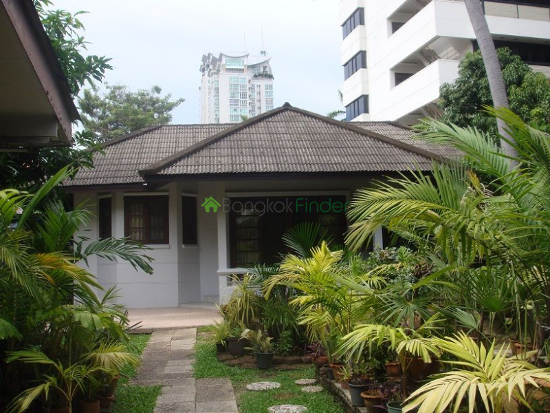Ekamai, Bangkok, Thailand, 2 Bedrooms Bedrooms, ,2 BathroomsBathrooms,House,For Rent,4717