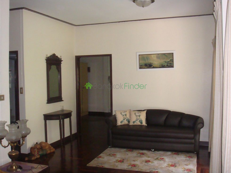 Ekamai, Bangkok, Thailand, 2 Bedrooms Bedrooms, ,2 BathroomsBathrooms,House,For Rent,4717