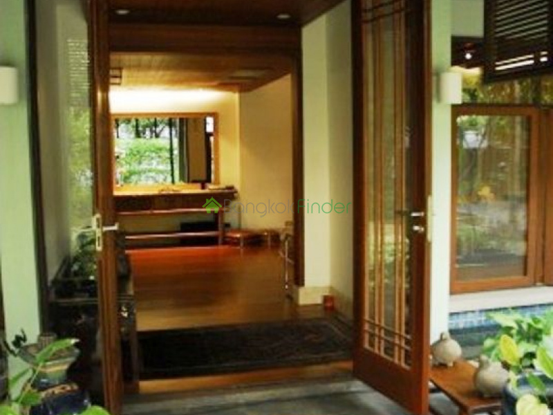 Ekamai, Bangkok, Thailand, 3 Bedrooms Bedrooms, ,3 BathroomsBathrooms,House,Rented,4728