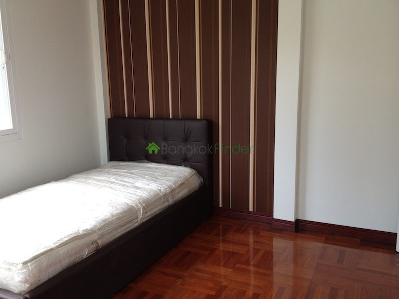 Srinakarin, Bangna-Srinakarin, Bangkok, Thailand, 4 Bedrooms Bedrooms, ,4 BathroomsBathrooms,House,For Rent,Srinakarin,4918