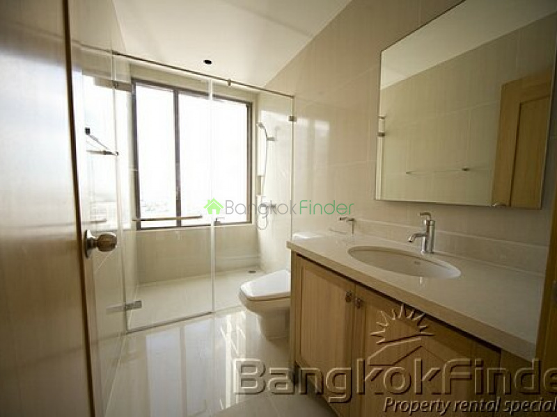 24 Sukhumvit, Phrom Phong, Bangkok, Thailand, 3 Bedrooms Bedrooms, ,4 BathroomsBathrooms,Condo,For Sale,The Emporio Place,Sukhumvit,5078