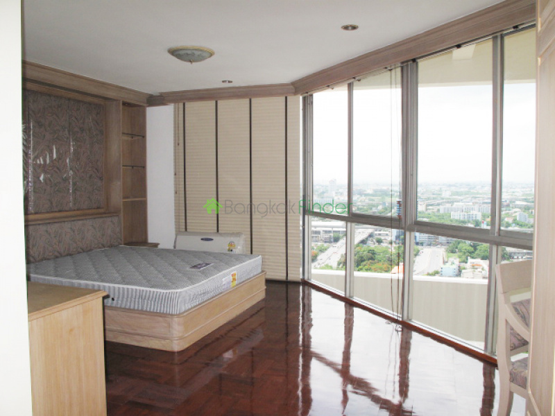 63 Sukhumvit, Ekamai, Bangkok, Thailand, 4 Bedrooms Bedrooms, ,4 BathroomsBathrooms,Condo,For Rent,Taiping Tower,Sukhumvit,5220