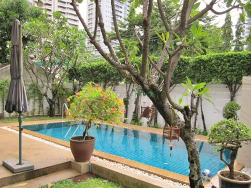 Nana, Bangkok, Thailand, 4 Bedrooms Bedrooms, ,4 BathroomsBathrooms,House,Sold,5301