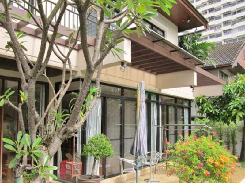 Nana, Bangkok, Thailand, 4 Bedrooms Bedrooms, ,4 BathroomsBathrooms,House,Sold,5301