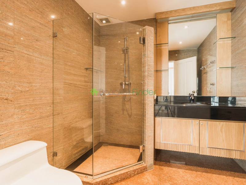 Chitlom, Ploenchit, Bangkok, Thailand, 5 Bedrooms Bedrooms, ,5 BathroomsBathrooms,Condo,For Rent,Baan Navarang,Chitlom,5428