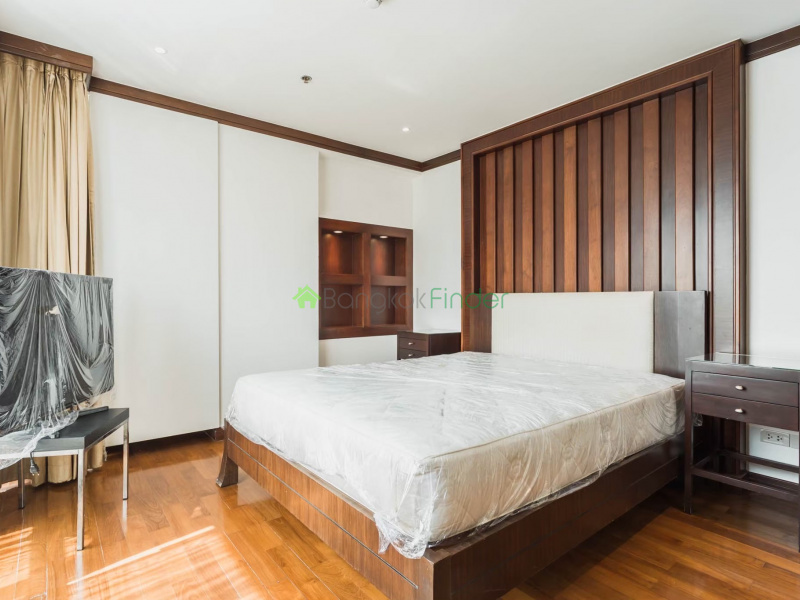 Chitlom, Ploenchit, Bangkok, Thailand, 5 Bedrooms Bedrooms, ,5 BathroomsBathrooms,Condo,For Rent,Baan Navarang,Chitlom,5428