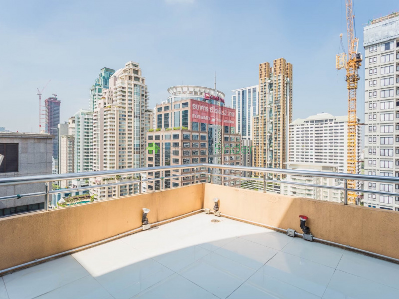 Chitlom, Ploenchit, Bangkok, Thailand, 5 Bedrooms Bedrooms, ,5 BathroomsBathrooms,Condo,For Rent,Baan Navarang,Chitlom,5428