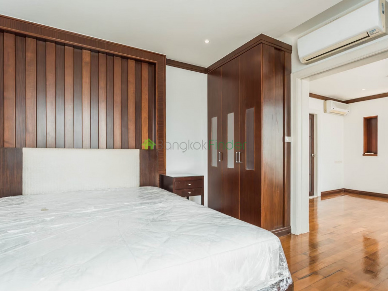 Chitlom, Ploenchit, Bangkok, Thailand, 5 Bedrooms Bedrooms, ,5 BathroomsBathrooms,Condo,For Rent,Baan Navarang,Chitlom,5428