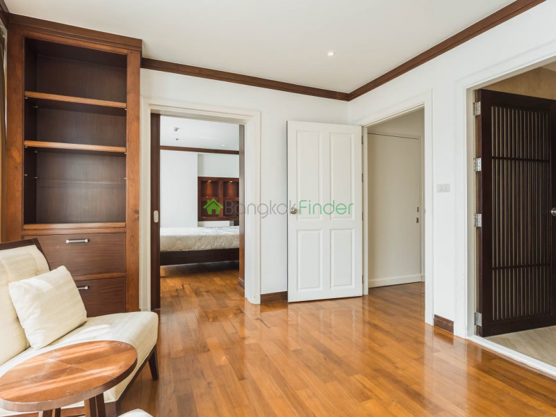 Chitlom, Ploenchit, Bangkok, Thailand, 5 Bedrooms Bedrooms, ,5 BathroomsBathrooms,Condo,For Rent,Baan Navarang,Chitlom,5428