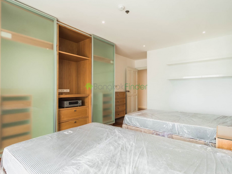 Chitlom, Ploenchit, Bangkok, Thailand, 5 Bedrooms Bedrooms, ,5 BathroomsBathrooms,Condo,For Rent,Baan Navarang,Chitlom,5428