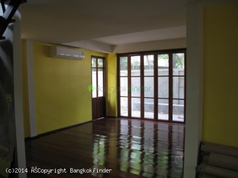 40 Ratchada, Ratchada, Thailand, 2 Bedrooms Bedrooms, ,2 BathroomsBathrooms,House,For Rent,Ratchada,5588