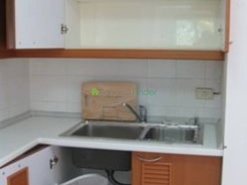 3 Ruamrudee, Ploenchit, Thailand, 1 Bedroom Bedrooms, ,2 BathroomsBathrooms,Condo,For Rent,Navin Court,Ruamrudee,5604