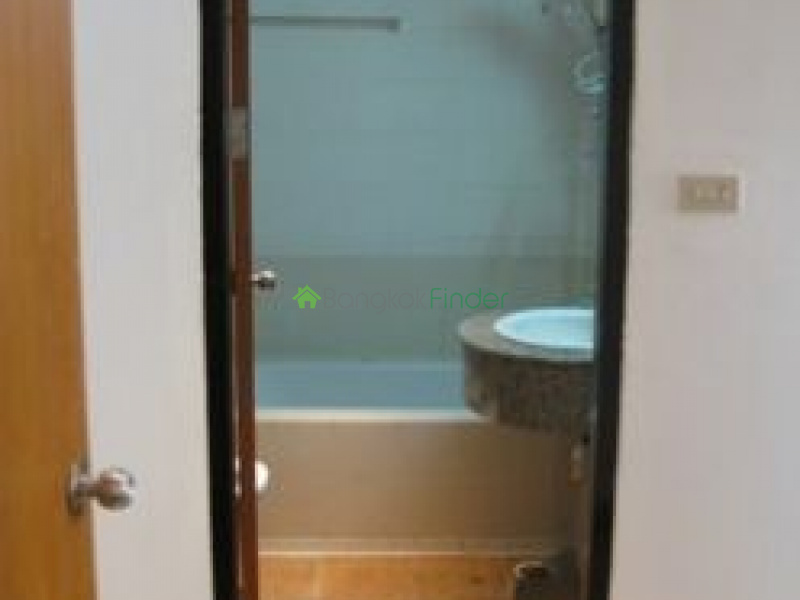 3 Ruamrudee, Ploenchit, Thailand, 1 Bedroom Bedrooms, ,2 BathroomsBathrooms,Condo,For Rent,Navin Court,Ruamrudee,5604