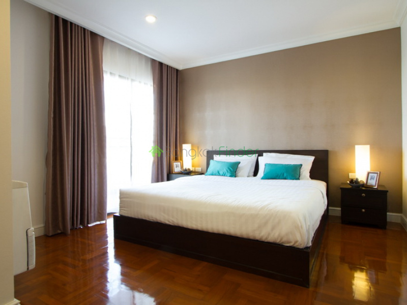 Sukhumvit, Phrompong, Thailand, 3 Bedrooms Bedrooms, ,3 BathroomsBathrooms,Apartment,For Rent,Baan Sawasdi Apartment,Sukhumvit,5611