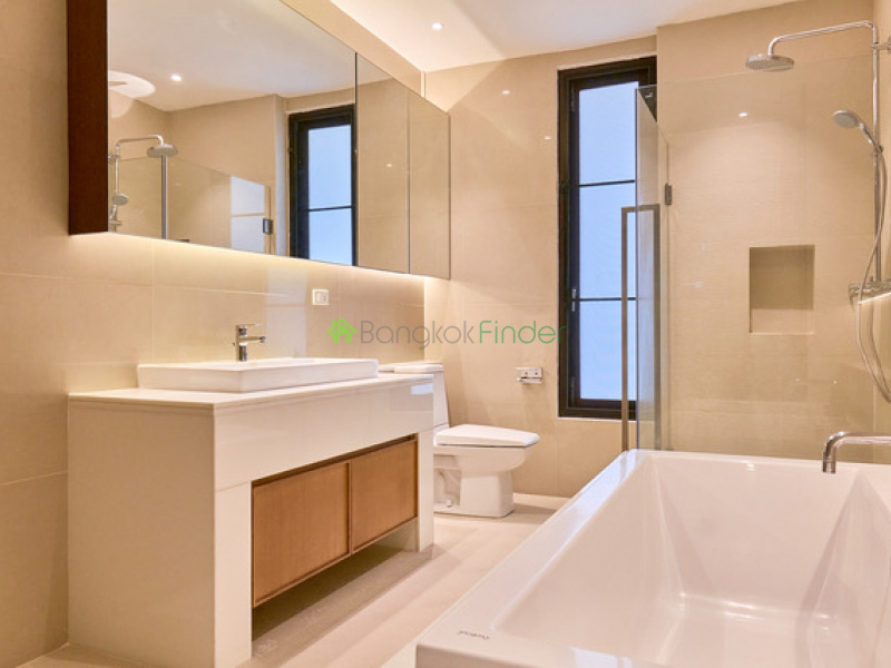 63 Sukhumvit, Ekkamai, Thailand, 4 Bedrooms Bedrooms, ,5 BathroomsBathrooms,House,For Rent,Sukhumvit,5617