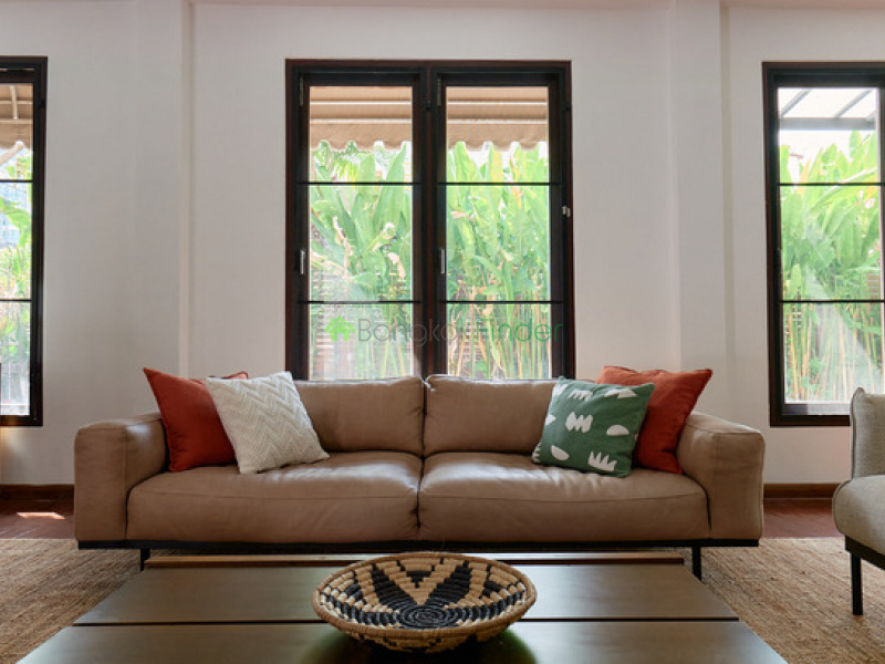 63 Sukhumvit, Ekkamai, Thailand, 4 Bedrooms Bedrooms, ,5 BathroomsBathrooms,House,For Rent,Sukhumvit,5617