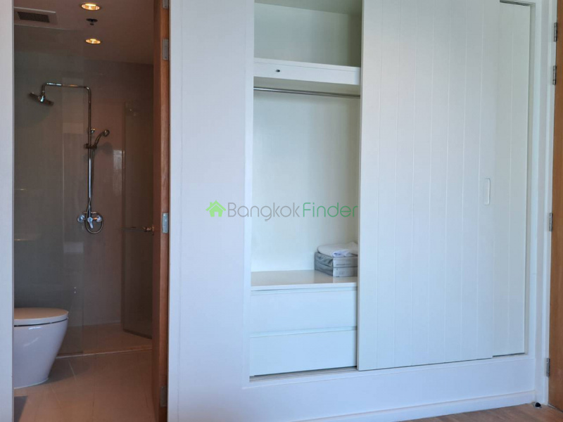 Ploenchit, Ploenchit, Thailand, 2 Bedrooms Bedrooms, ,3 BathroomsBathrooms,Condo,For Rent,Royal Maneeya,Ploenchit,5657