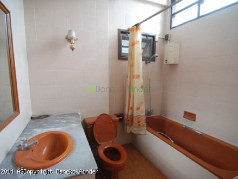 Srinakarin, Bangna-Srinakarin, Thailand, 2 Bedrooms Bedrooms, ,3 BathroomsBathrooms,House,Rented,Srinakarin,5658