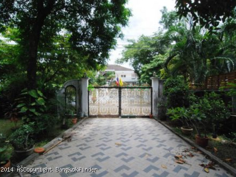 Srinakarin, Bangna-Srinakarin, Thailand, 2 Bedrooms Bedrooms, ,3 BathroomsBathrooms,House,Rented,Srinakarin,5658