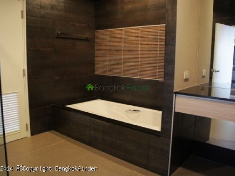 Pattanasin, Sathorn, Thailand, 4 Bedrooms Bedrooms, ,5 BathroomsBathrooms,Apartment,For Rent,Baan Suanplu,Pattanasin,5716