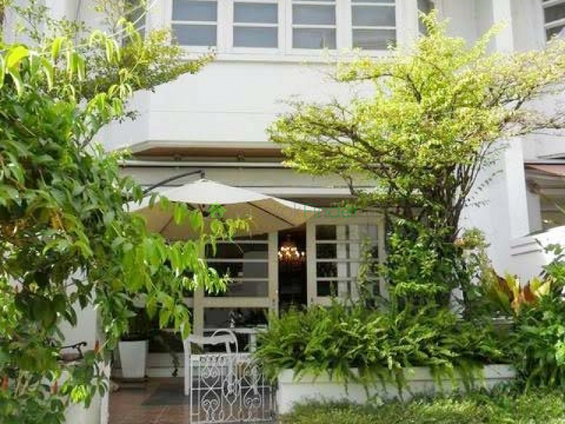 Sukhumvit, Bangkok, Thailand, 4 Bedrooms Bedrooms, ,4 BathroomsBathrooms,Town House,For Sale,5785