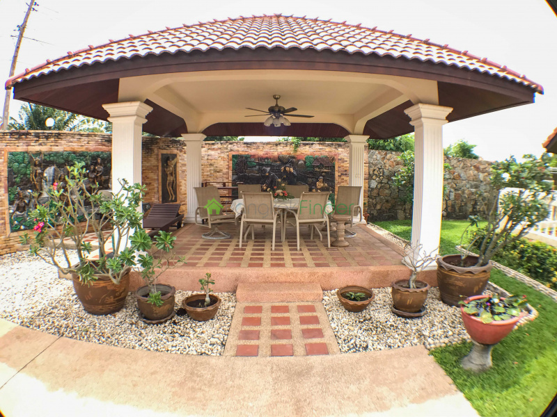 4 Bedroom 5 Bath House Sale, Bang Lamung Pattaya, ranch style home
