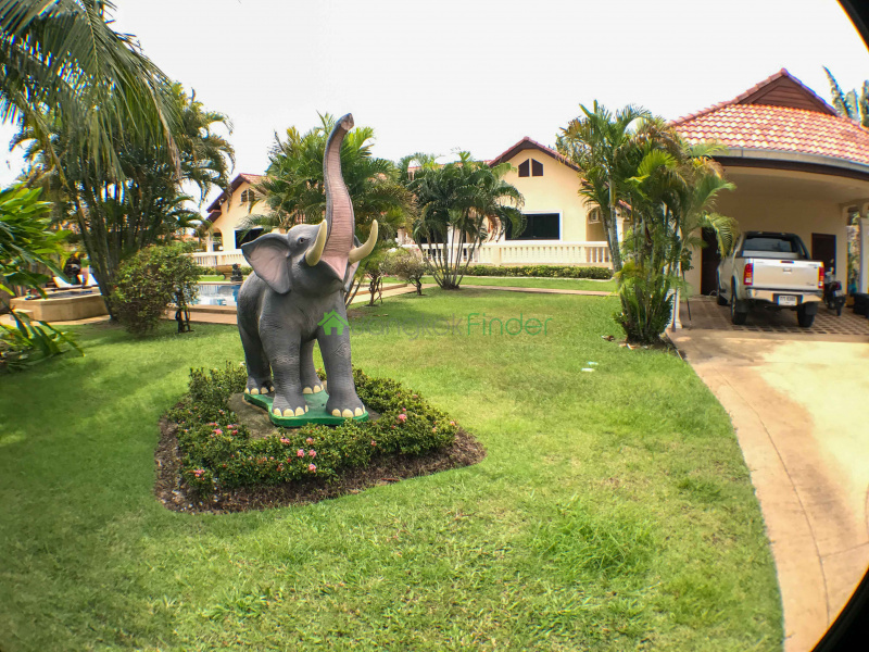 4 Bedroom 5 Bath House Sale, Bang Lamung Pattaya, ranch style home