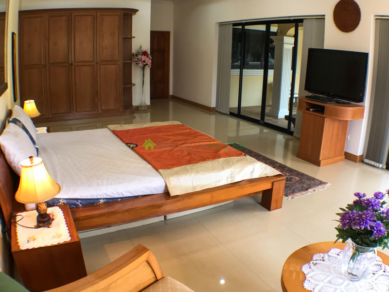 4 Bedroom 5 Bath House Sale, Bang Lamung Pattaya, ranch style home