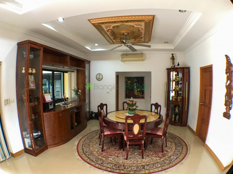 4 Bedroom 5 Bath House Sale, Bang Lamung Pattaya, ranch style home