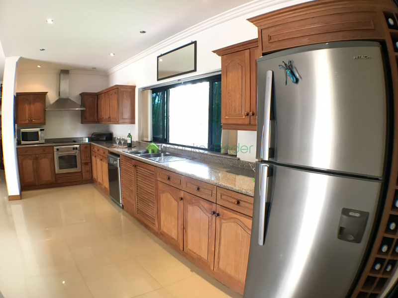 4 Bedroom 5 Bath House Sale, Bang Lamung Pattaya, ranch style home
