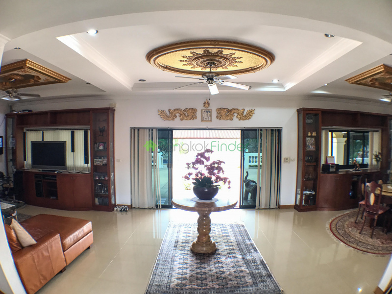 4 Bedroom 5 Bath House Sale, Bang Lamung Pattaya, ranch style home
