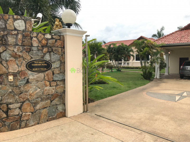 4 Bedroom 5 Bath House Sale, Bang Lamung Pattaya, ranch style home