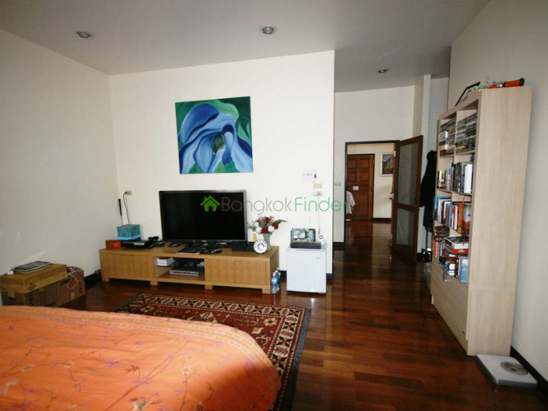 Ekamai, Bangkok, Thailand 10110, 4 Bedrooms Bedrooms, ,4 BathroomsBathrooms,House,For Rent,5816