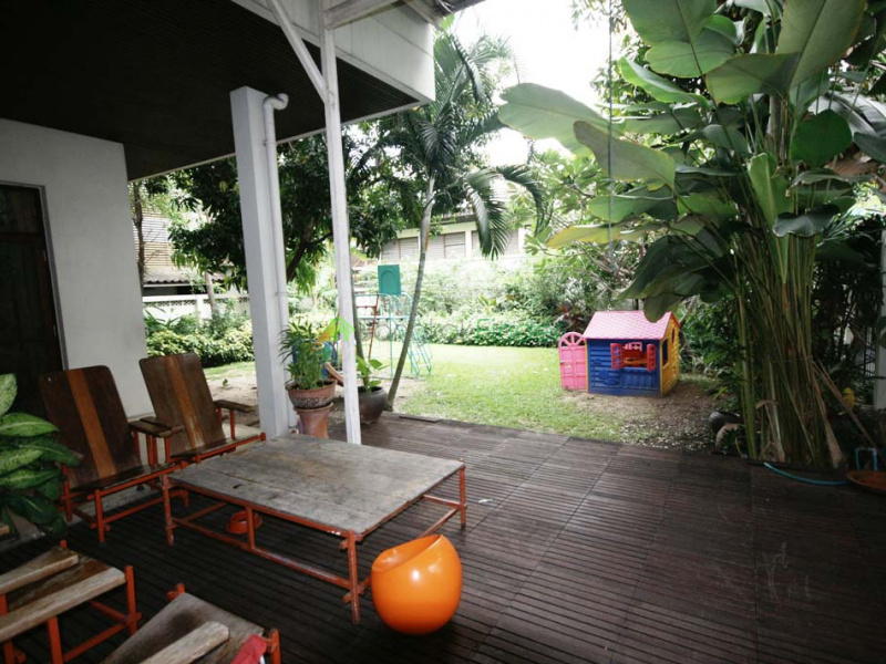 Ekamai, Bangkok, Thailand 10110, 4 Bedrooms Bedrooms, ,4 BathroomsBathrooms,House,For Rent,5816