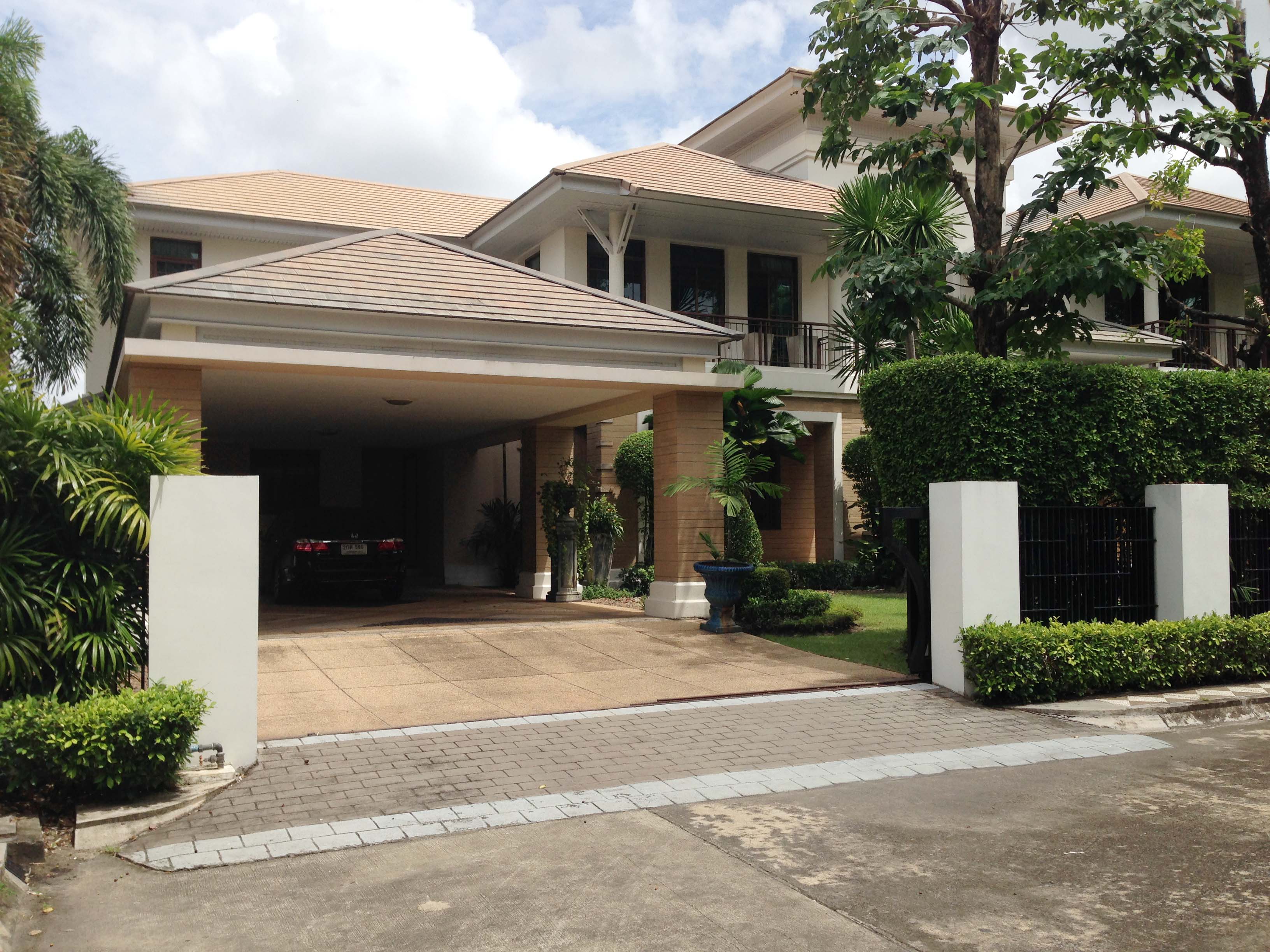 House For Rent 4 Bedrooms 6 Bathrooms Pattanakarn