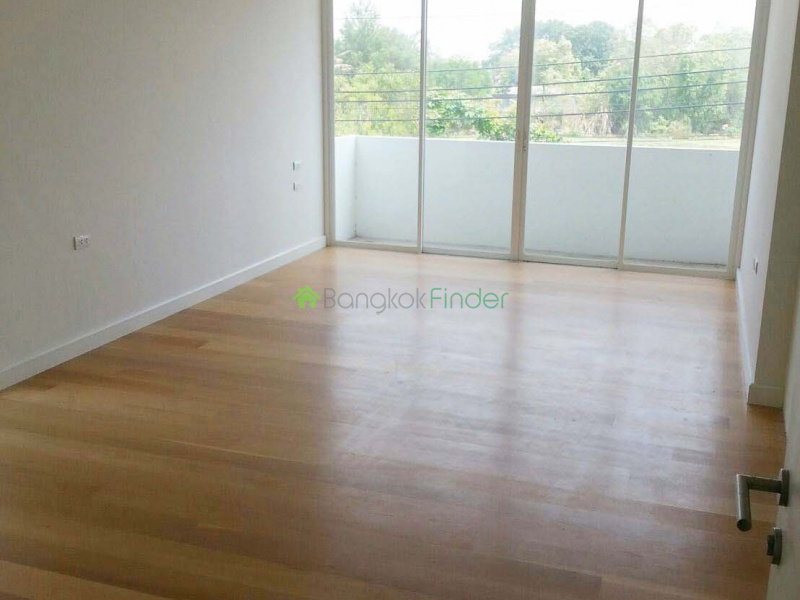 Bangna-Srinakarin, Bangkok, Thailand, 4 Bedrooms Bedrooms, ,5 BathroomsBathrooms,House,For Sale,5840