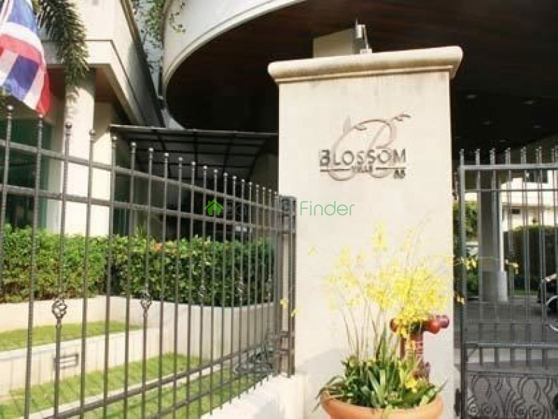 Condo for sale at blossom Ville apartment near BTS Ekkamai. Condo for rent near BTS Ekkamai