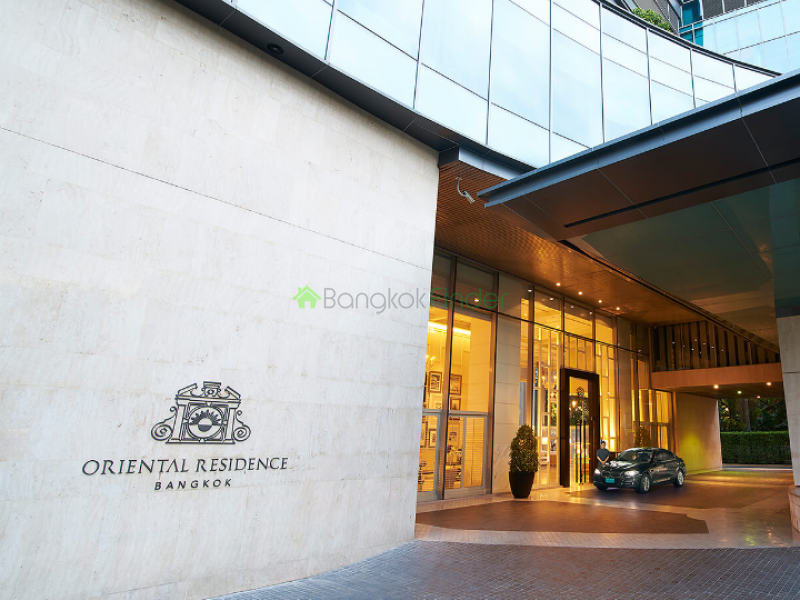 1 bedroom apartment for rent or sale 2 bedrooms for sale or rent at the oriental Residence in Bangkok. 