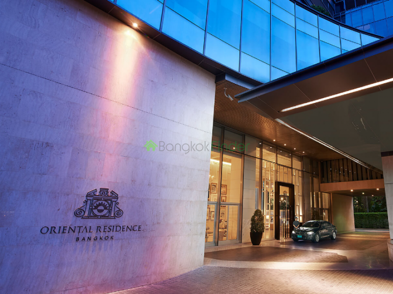 1 bedroom apartment for rent or sale 2 bedrooms for sale or rent at the oriental Residence in Bangkok. 
