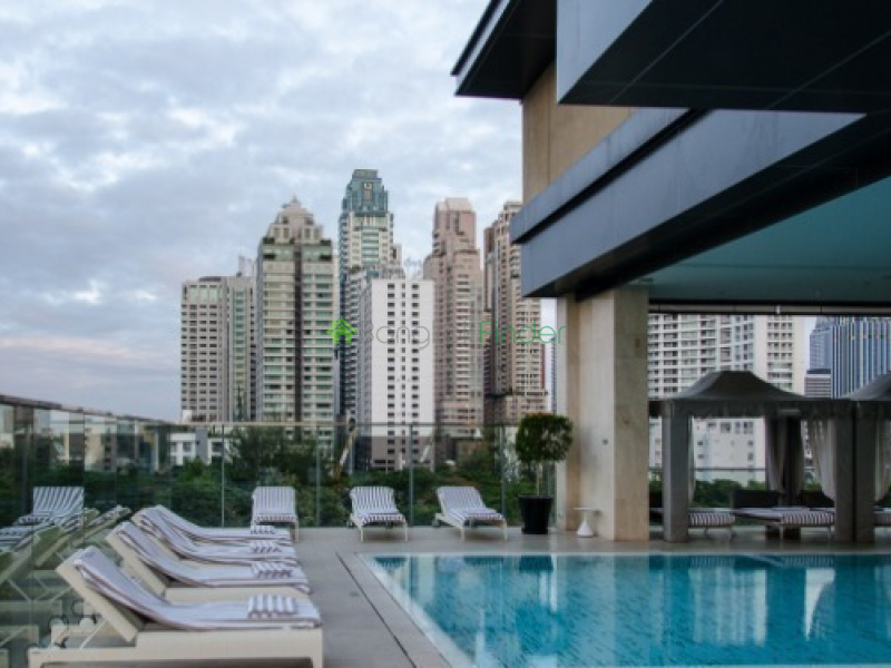 1 bedroom apartment for rent or sale 2 bedrooms for sale or rent at the oriental Residence in Bangkok. 