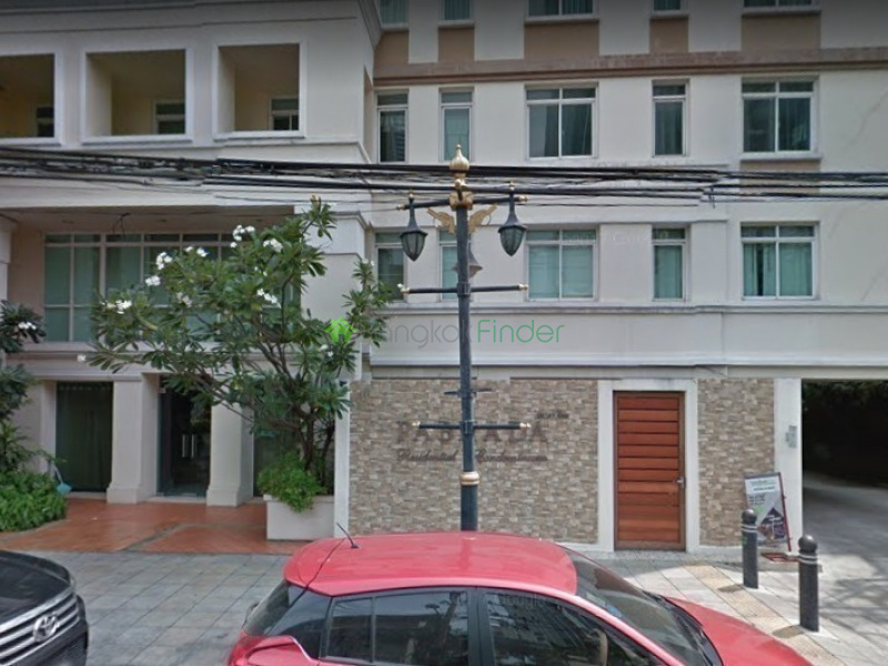 Pabhada Silom condo, 2 bedrooms, 3 bedrooms, studio apartment near BTS Surasak, condo buildings in Bangkok, BTS Surasak nearest condo building. 